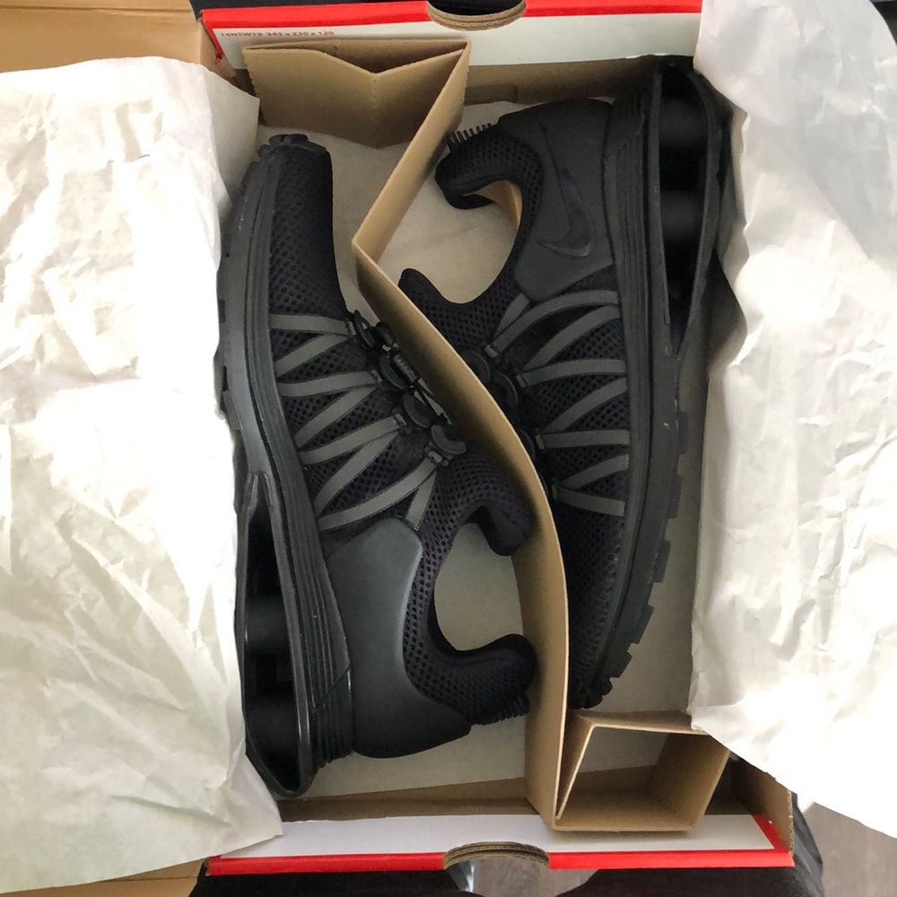 Wmns Nike shox gravity